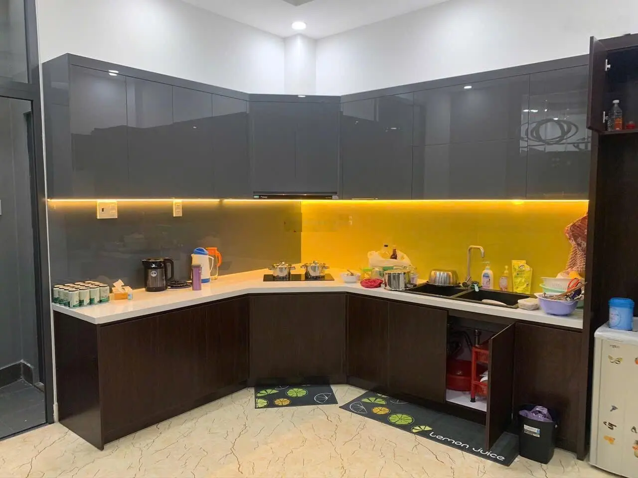 Nhà mới 4 tầng ngay đại học ngân hàng đường hoàng diệu 2 giao kha vạn cân
