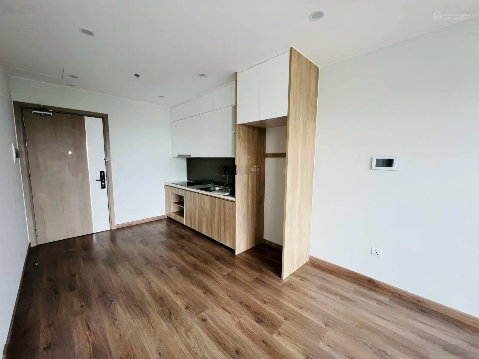 Bán lỗ căn góc 2PN + 65m2, giá chỉ 4,2 tỷ bao phí, toà G3 tầng thấp, trục 10, The Sola Park