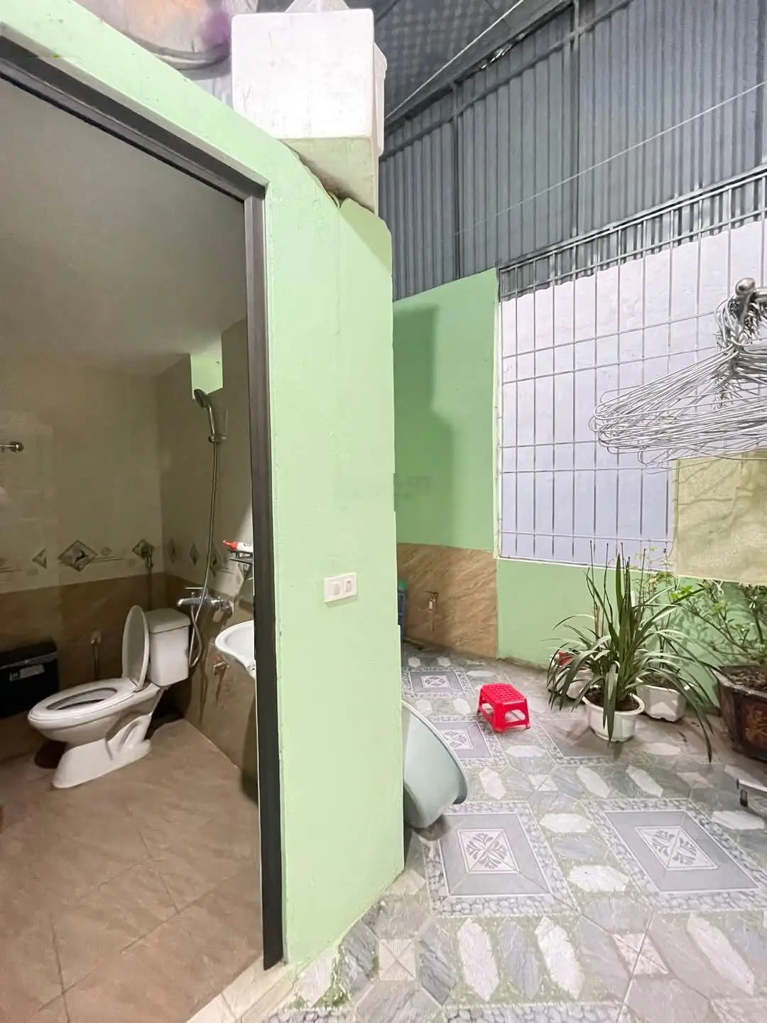 Bán nhà cổ nhuế. 58 m2, 3 tầng, lô góc, cách mật phố ô tô tránh kinh doamh 30 m, giá 8.2 tỷ