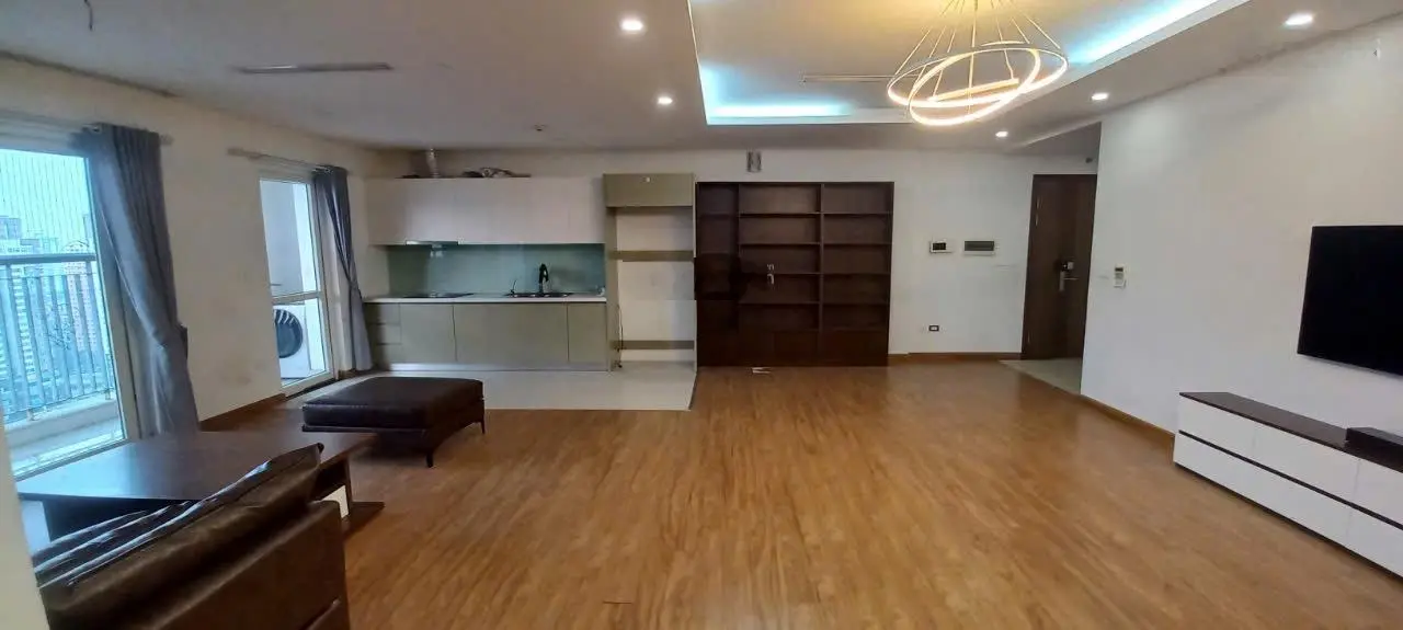 Tôi cần bán gấp căn hộ Time Tower - 35 Lê Văn Lương , Trung hoà nhân chính, 3pn full đồ giá tôt