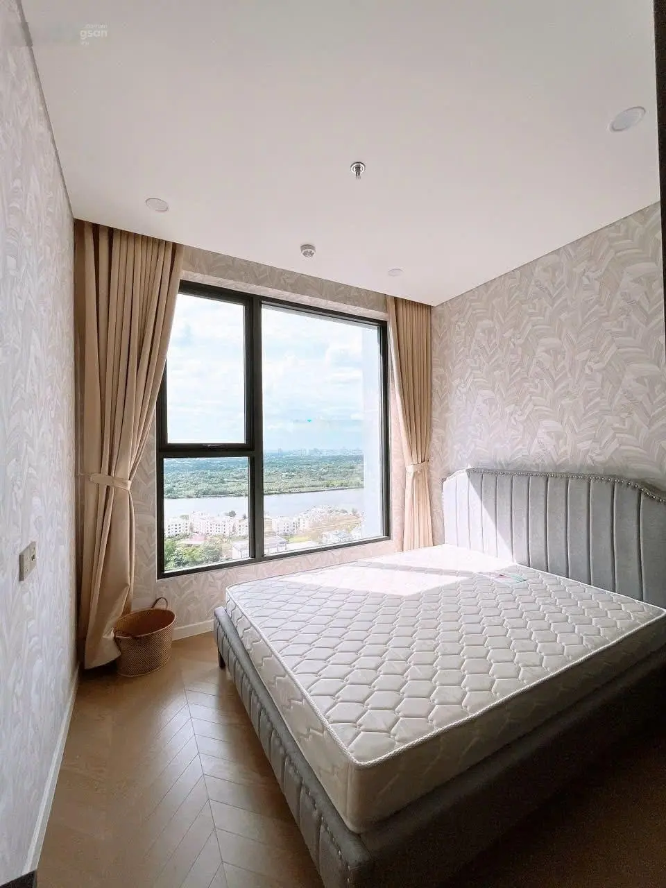 Chủ nhà cần tiền bán gấp căn 3PN Lumiere Riverside view sông tầng bao đẹp giá 12 tỷ. LH 0902 896 ***