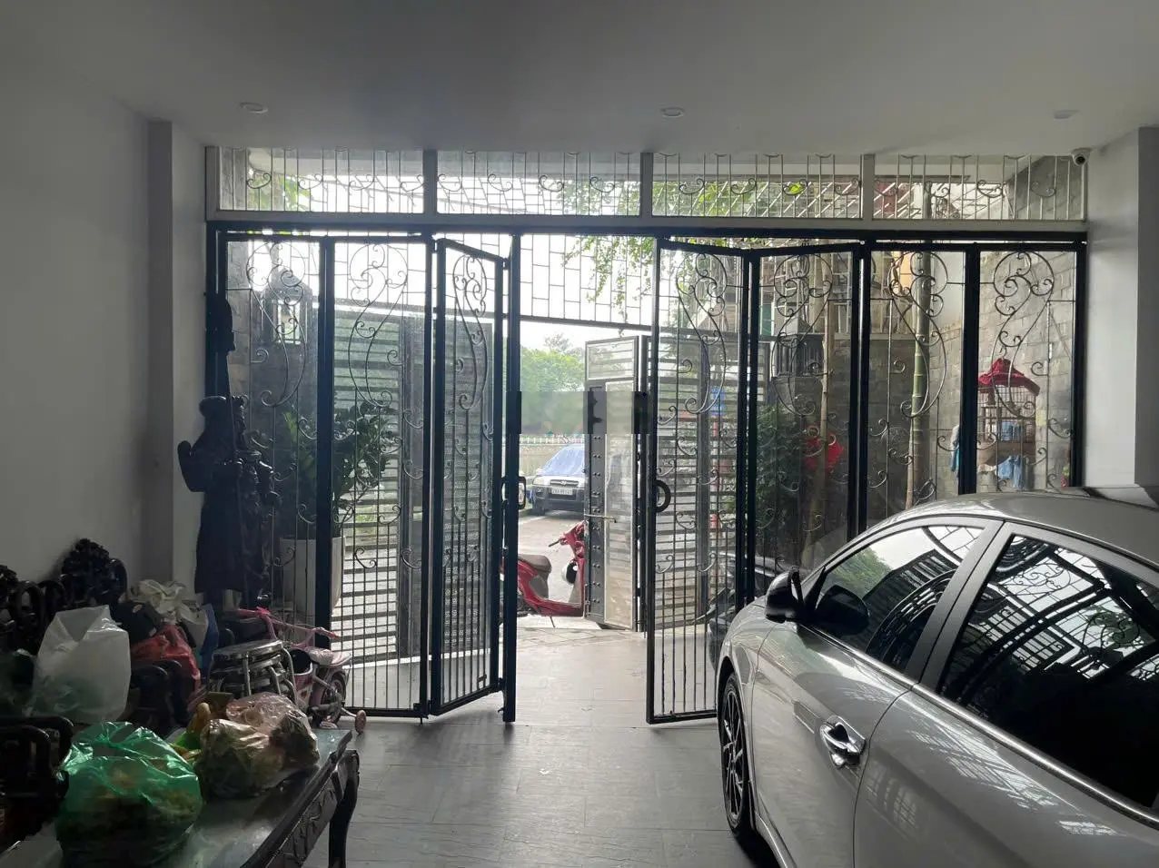 Bán nhà mặt hồ Ngọc Lâm 82m2, MT 5m 5 tầng nội thất xịn, thang máy tại Ngọc Lâm, LB giá 25.2 tỷ