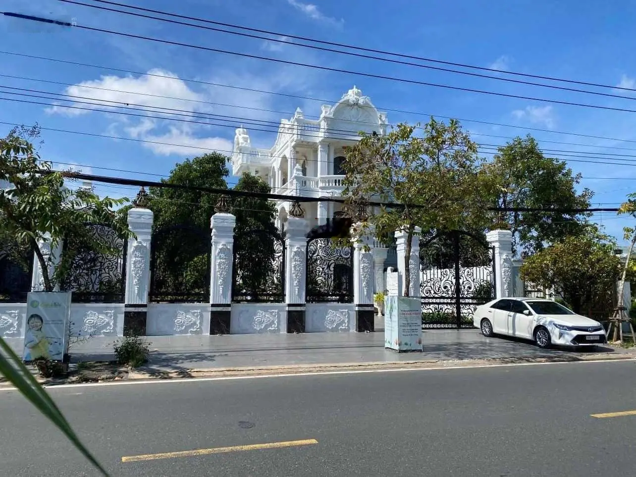 Biệt thự siêu víp bậc nhất nhì TP Rạch Giá cần bán 23m x 87m(2000m2) giá siêu rẻ 21 triệu/m2