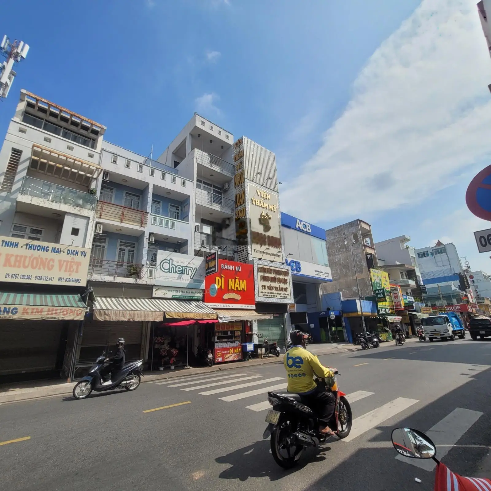 Đoạn đẹp nhất MT Tân Hương, Q.Tân Phú. Diện tích: 4x14, 3lầu, sân thượng. Giá 15tỷ TL