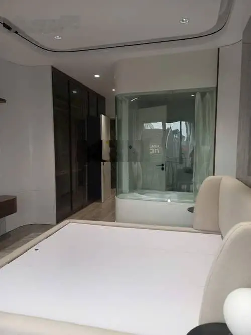 Thang máy, phân lô mặt phố, kinh doanh cực vượng