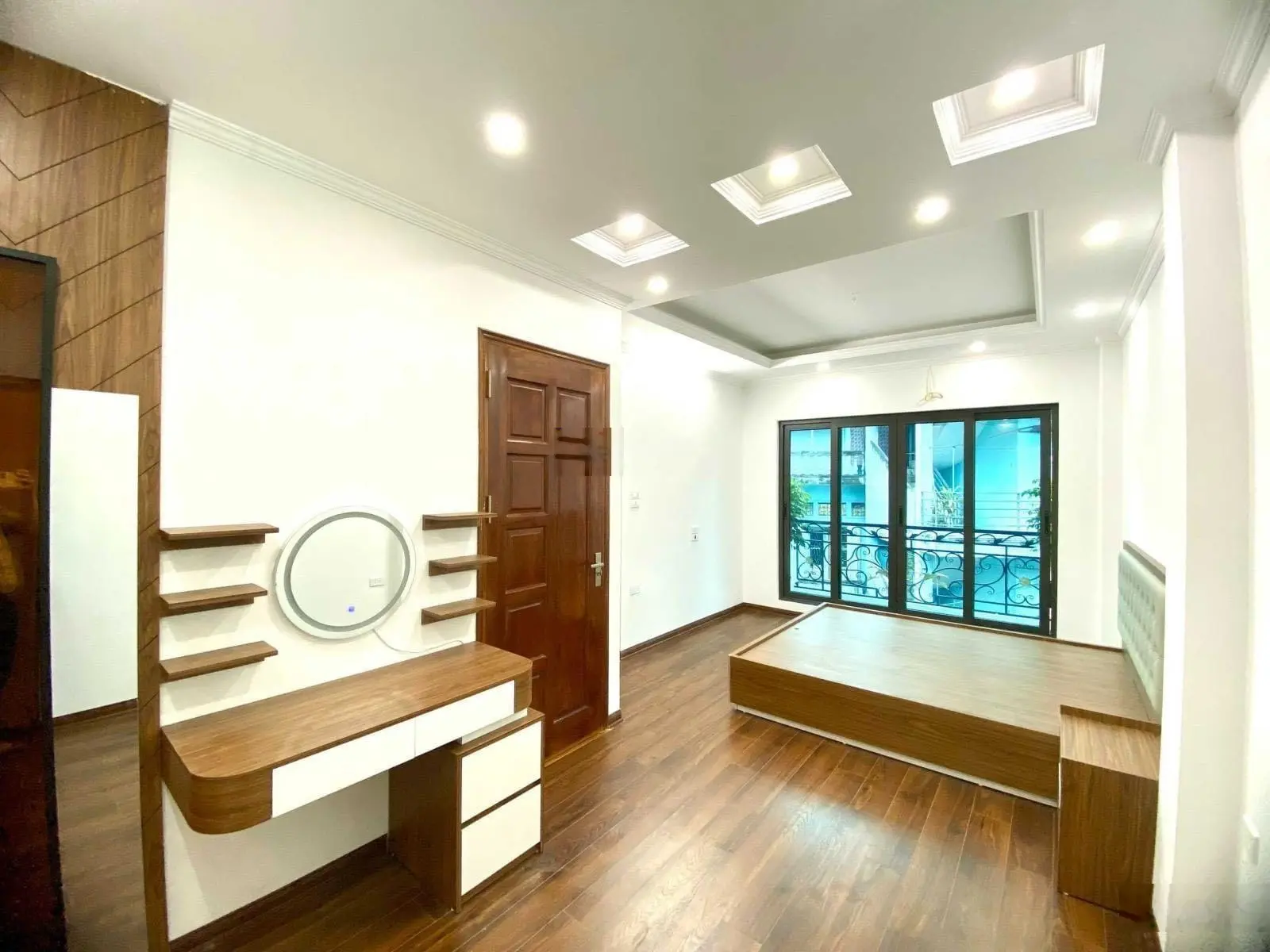 Bán nhà Vĩnh Hưng, Hoàng Mai 30m2 tầng lô góc, giá 4,5tỷ gần ô tô ngõ rộng, thoáng, gần trường, chợ
