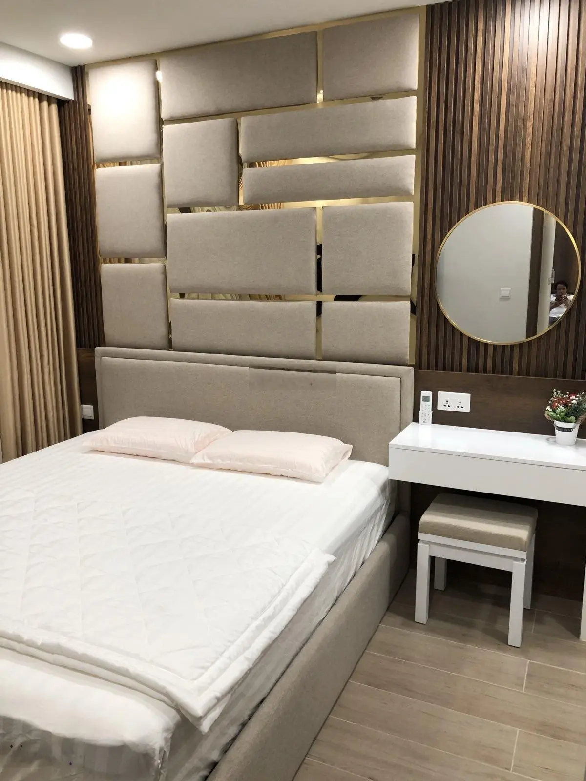 Chính chủ cần tiền cần bán gấp căn penthouse Remax Quận 6 210m2 4PN, 4WC bán 6.9 tỷ0775 180 *** Hằng