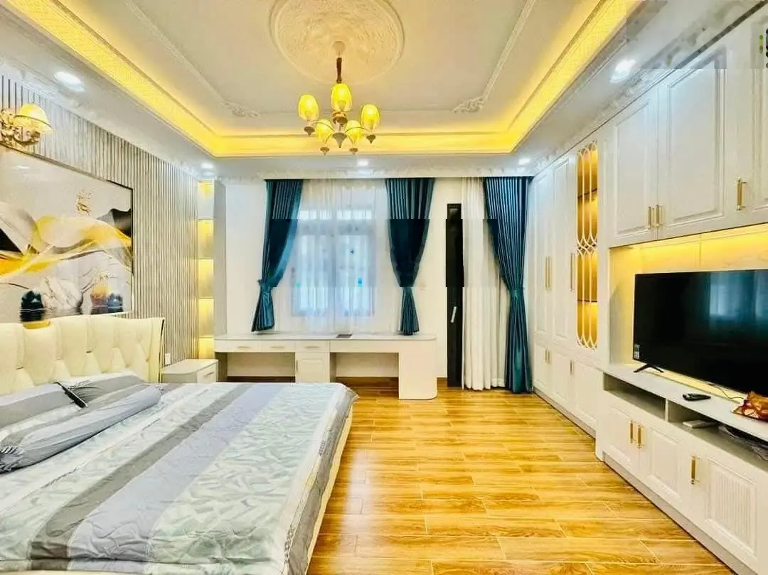 Si.ê.u ph.ẩm đào tông nguyên. thang máy. 4tầng. 106m2. gara ôtô. 5pn, 6wc. chỉ 10t9