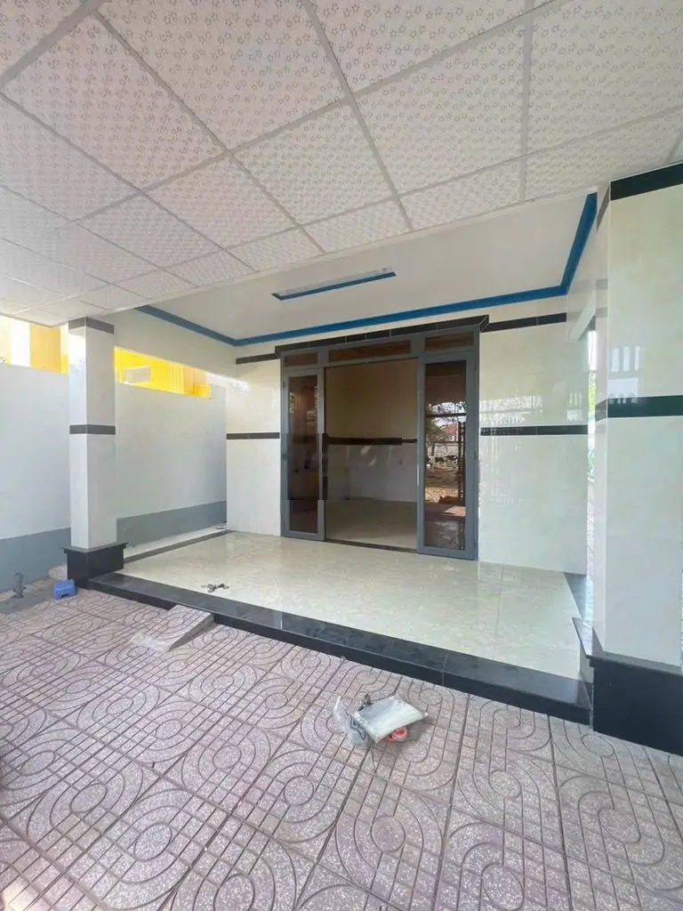 Bán căn nhà cấp 4 168m2, mặt tiền đường trải xã Tân Thông Hội - Củ Chi