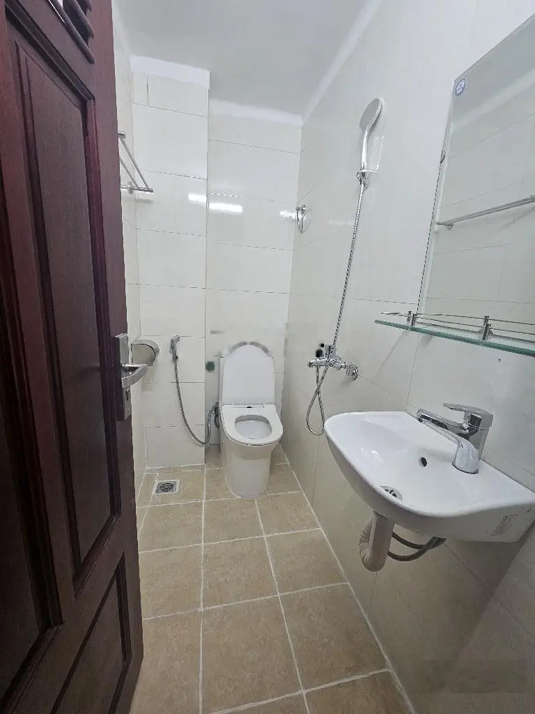 Nhà Đẹp nội thất Gỗ Sịn tại Minh Khai, 6,15 tỷ, 35m2, 4PN, 3WC, view đẹp, uy tín, Q.HBT, HN