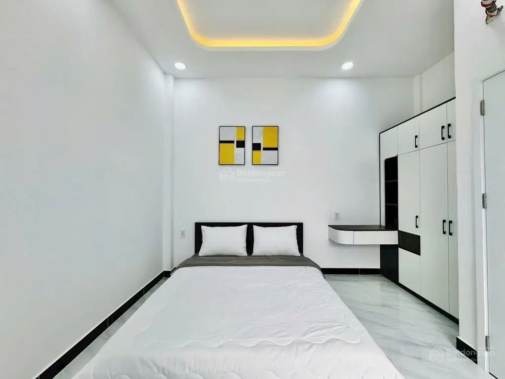 Siêu phẩm - gần đại học công nghiệp - lý thường kiệt - ngang 4.5m.
