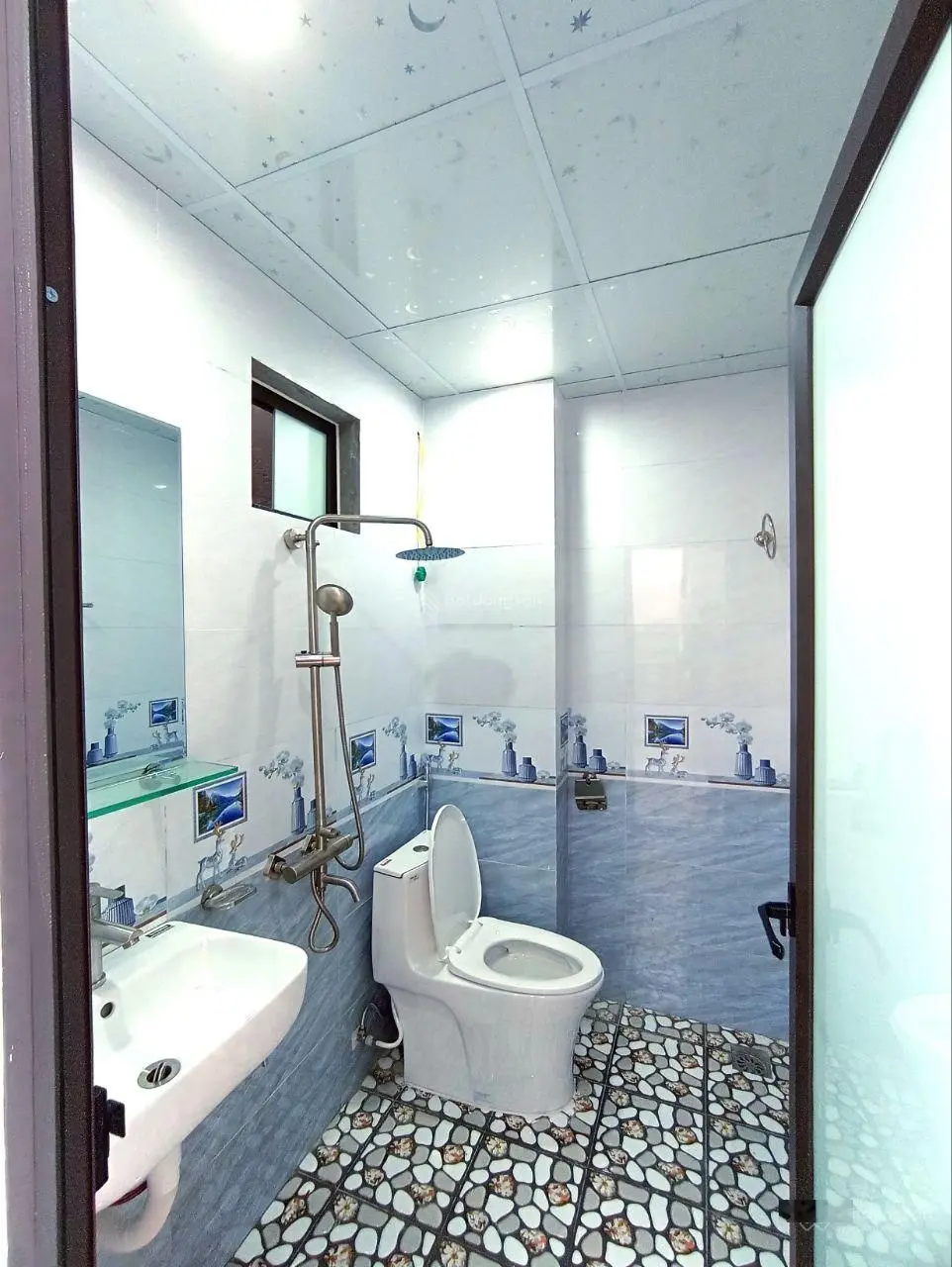 Nhà đẹp logoc Độ Tràng 40m2x3T, 3.35 tỷ, oto đậu cửa, 10m ra đường Contener