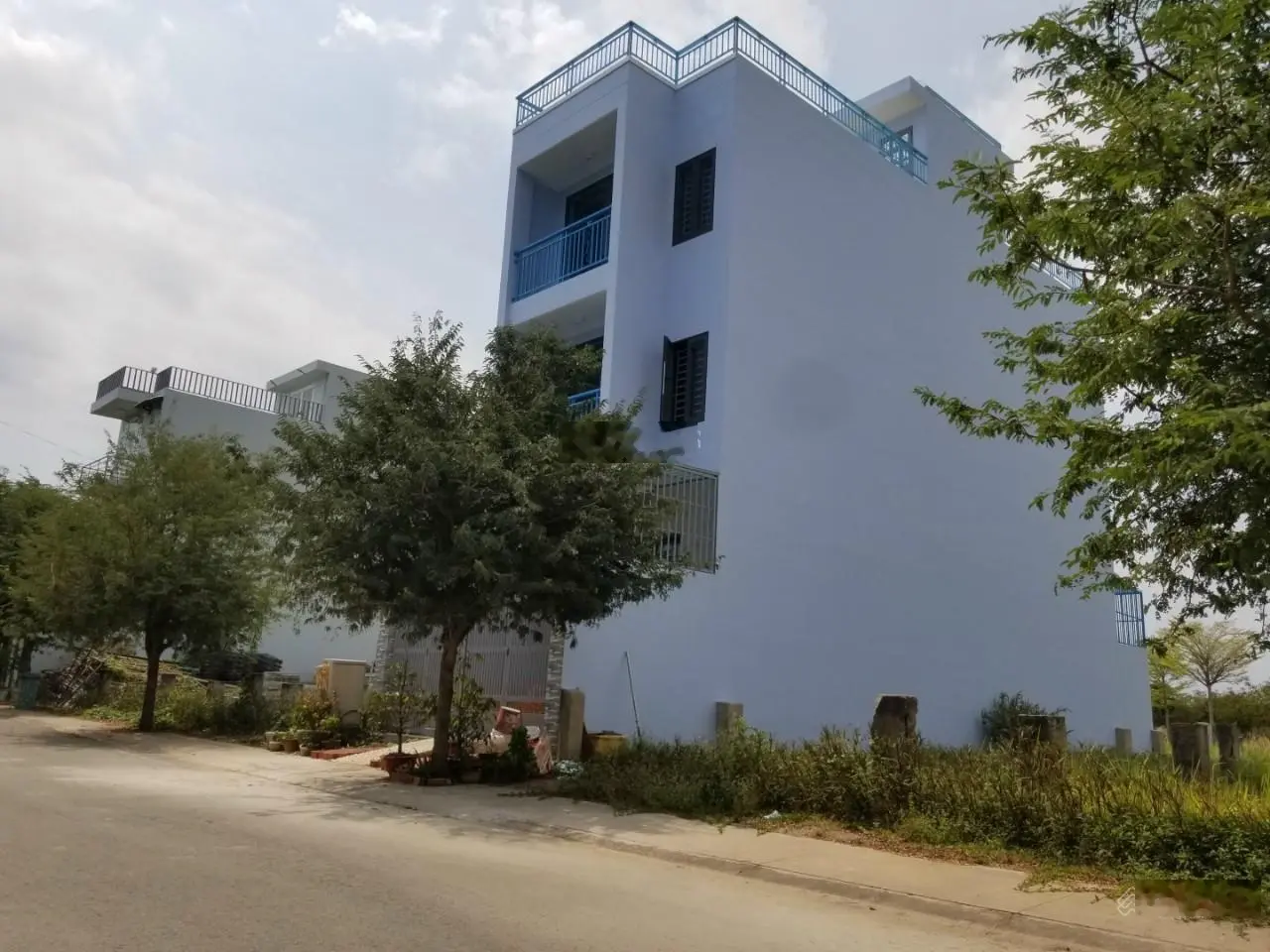 Bán gấp đất nền 5x19m tại khu dân cư Nhơn Đức, giá chỉ 3,66 tỷ. LH 0902 747 ***