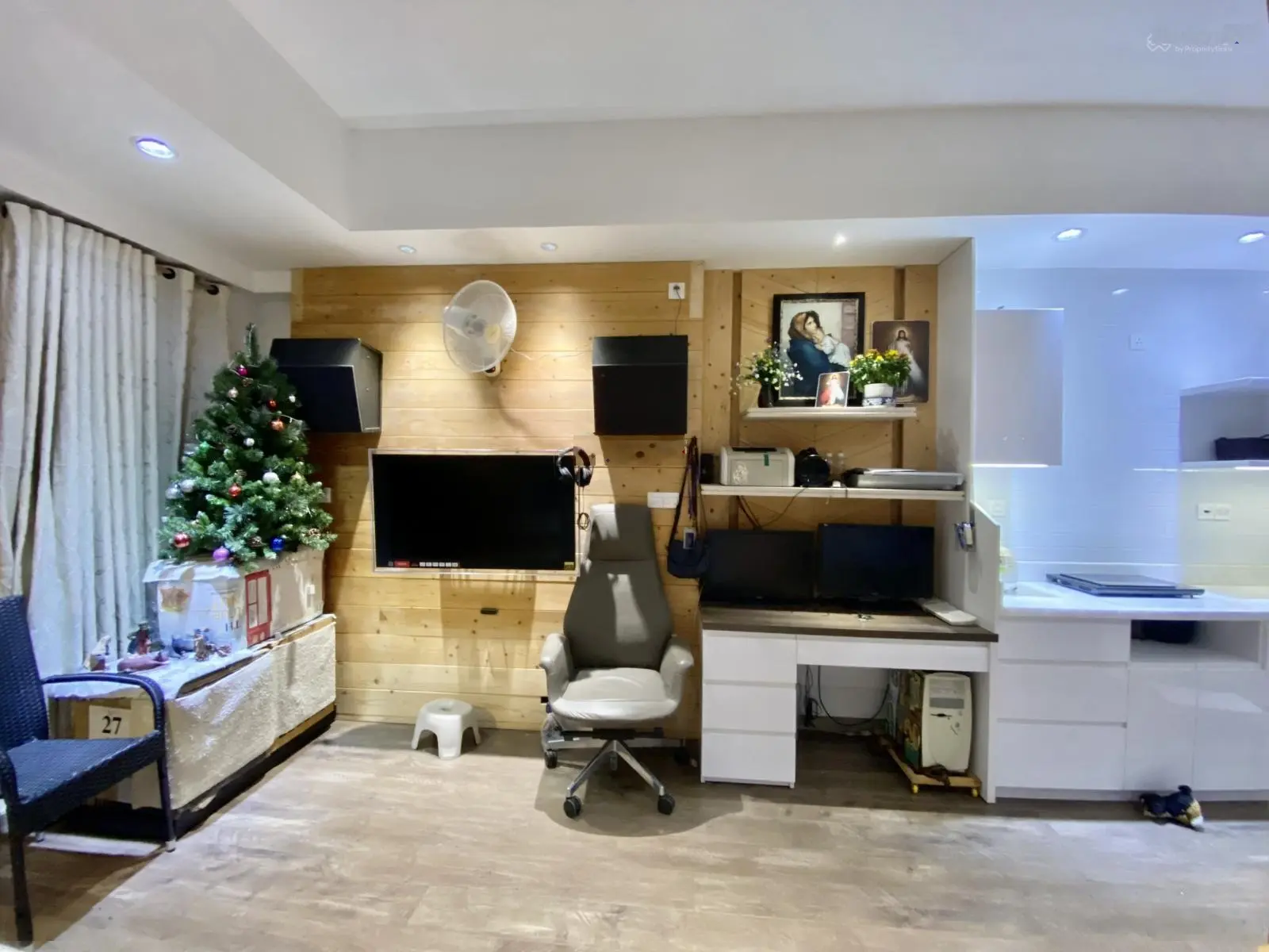 Officteel, view đẹp, 36m2, Giá bán 2tỷ200, có sẵn HĐ thuê, HĐ mua bán 0908 457 *** gặp Linh