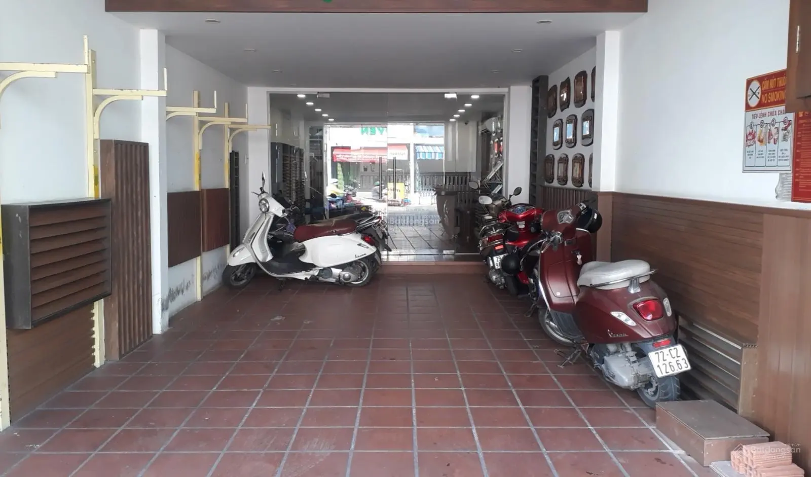 Bán nhà mặt phố 4 tầng 1 lửng, 3 mặt thoáng, vị trí kinh doanh đỉnh cao Tô Hiến Thành, Quận 10! HCM