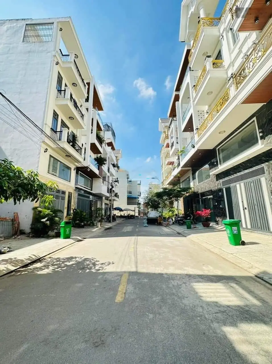 Nhà mới đẹp 4 tầng, đường 12m, Nguyễn Văn Quá. Ngay Giáo Xứ Chợ Cầu