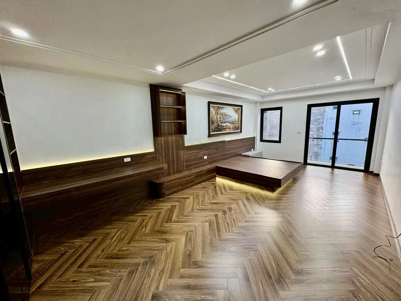 Phố trạm mặt ngõ kinh doanh nhà mới,full nội thất đẹp.chân cầu vĩnh tuy,gần aeon long biên ga ra