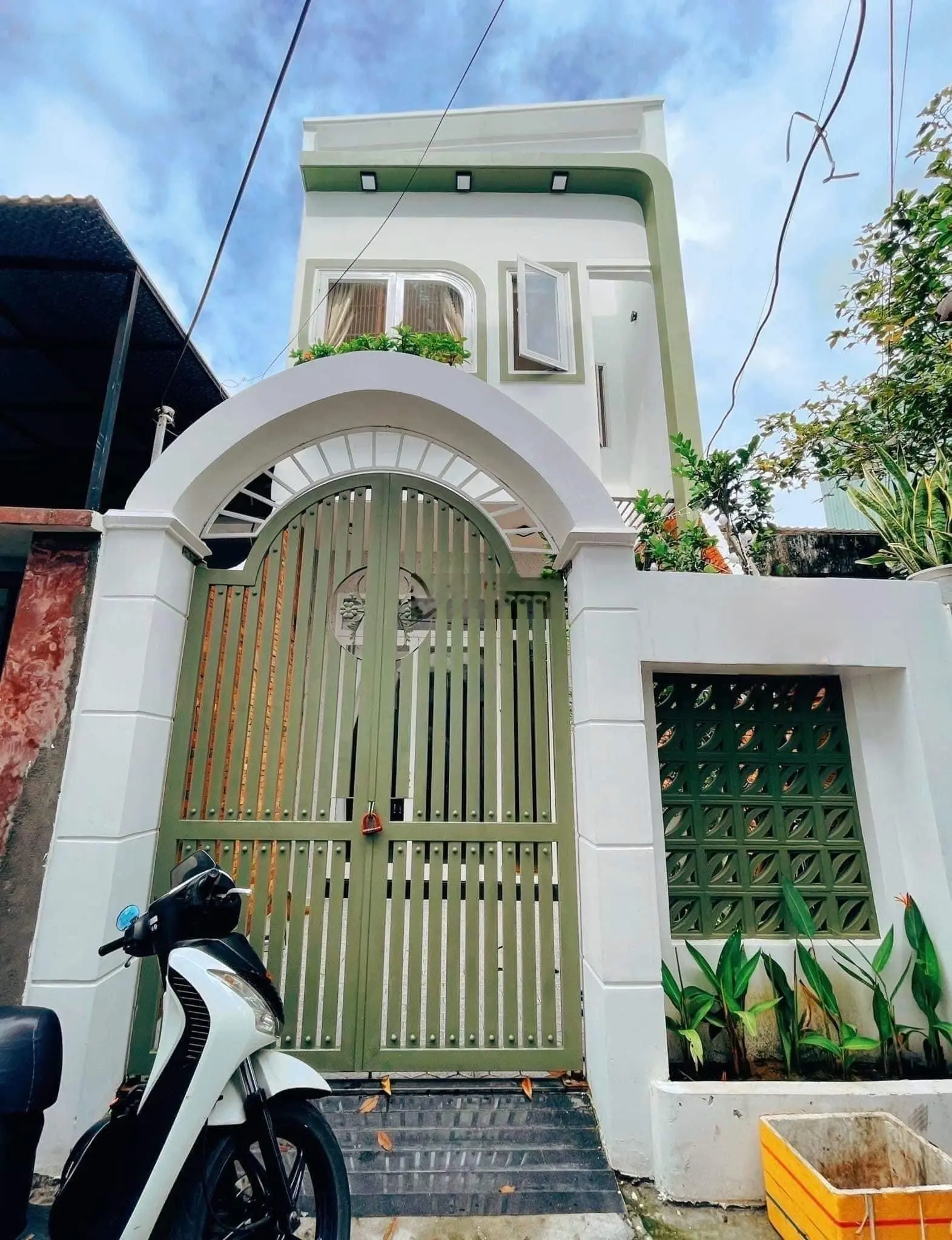 Kẹt tiền chủ bán gấp nhà ngay trường Tiểu Học An Phú Tây, Bình chánh giá 3tỷ/60m2 nội thất đẹp, SHR