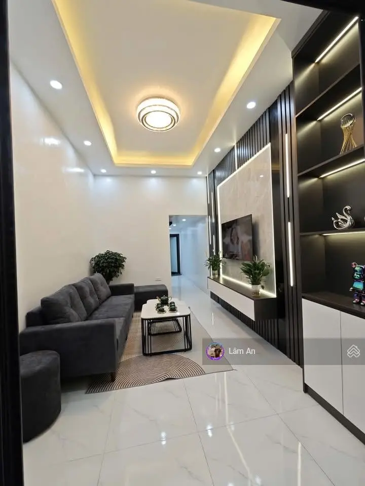 Bán nhà tại Cầu Giấy - 20m ra ô tô tránh - DT 35m2 - MT 3m - nhà 4 tầng 4pn - Giá 6,8 tỷ