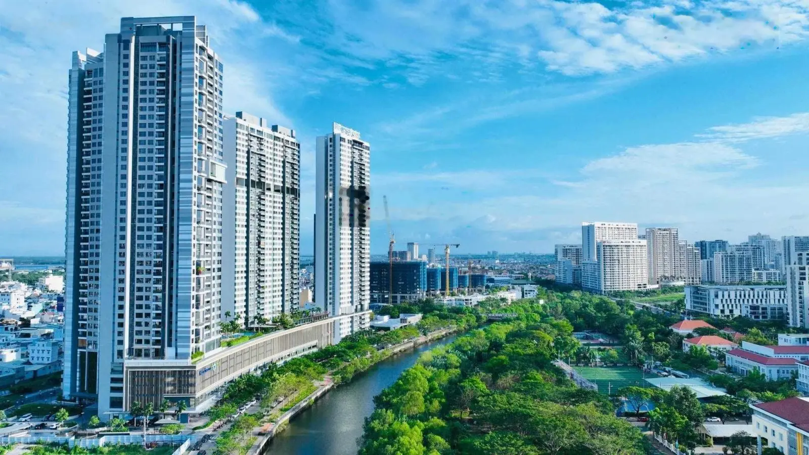 Chính chủ cần bán căn 3 phòng ngủ diện tích lớn nhất dự án 145m2 view sông và Phú Mỹ Hưng