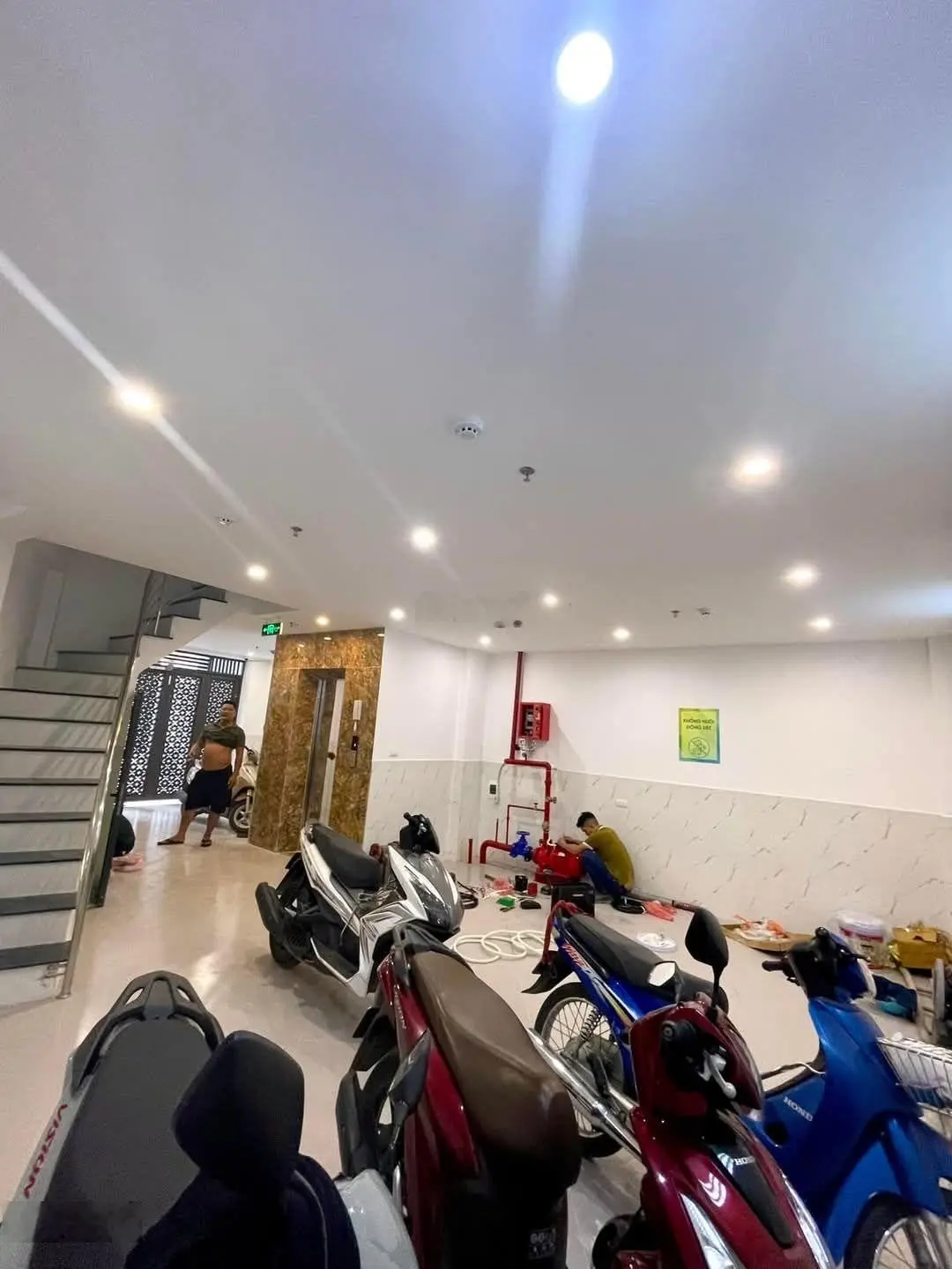 Bán tòa CCMN phố Hoàng Mai 68m2 * 6 tầng * 12 phòng full đồ. Doanh thu đạt 50tr/ tháng