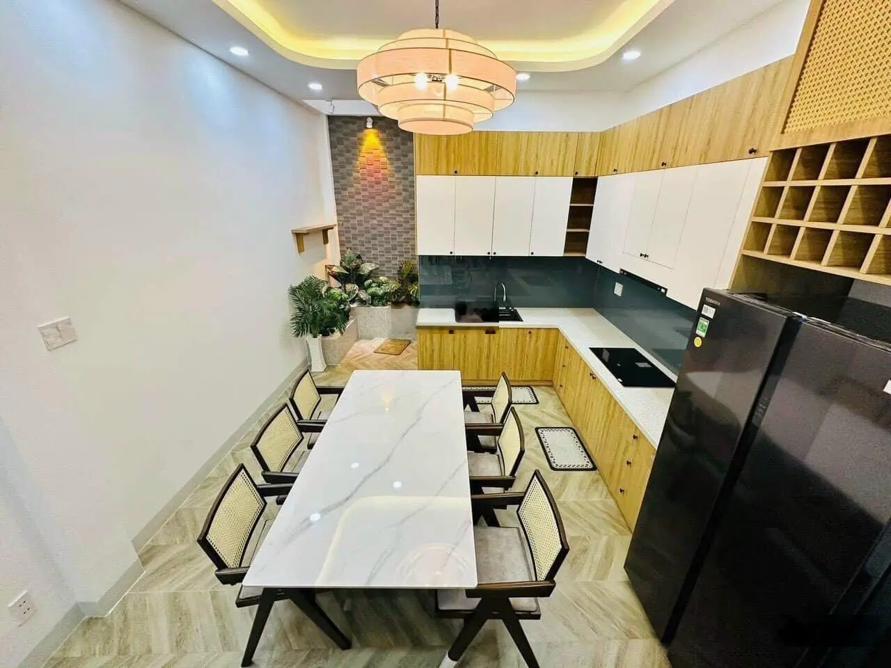 Định cư bán nhà hẻm xe tải Nhiêu Tâm - P5 - Q5. Giá 4Tỷ150/72m2 cho thuê 35Triệu Gần chợ Hoà Bình