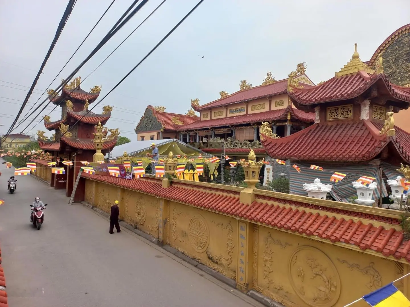 Chủ nhờ bán 86,5m2 đất hai mặt tiền Kim Âu, Đặng Xá, Gia Lâm đường ô tô thông giá bán bất ngờ