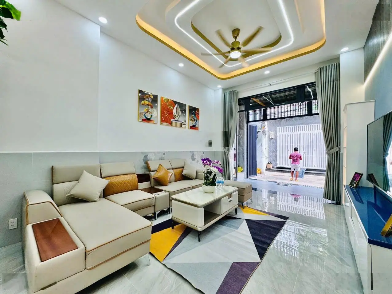 Chính chủ kẹt tiền bán nhà GIÁ 3TỶ550 Đ.Trần Não, Q.2. DT 60m2. HĐ thuê 16tr/tháng. Nhà 1T2L. SHR