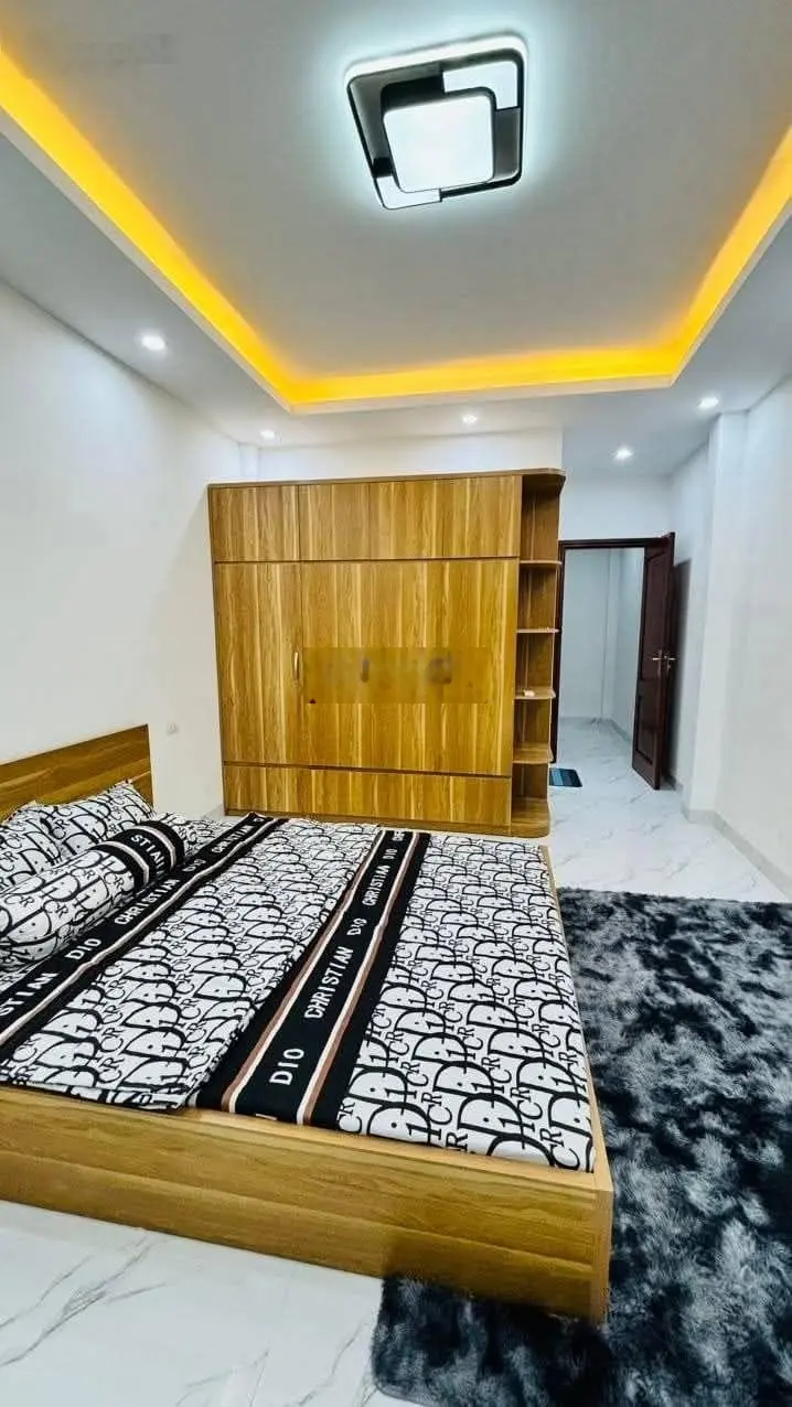 Có 102! Bán nhà gần đường Văn Tiến Dũng, Bắc Từ Liêm, giá rẻ, 35m2, 5 tầng giá 4.X tỷ