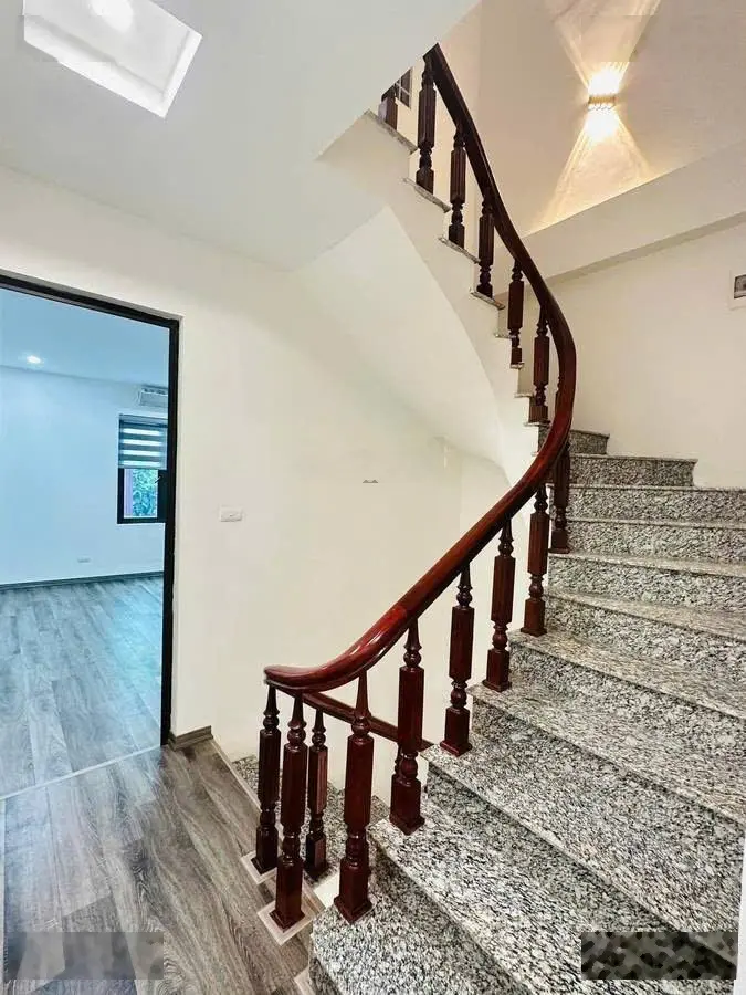 Bán gấp - nhà mới Thạch Bàn ô tô đỗ cửa 70 m2 4 tầng 8,2 tỷ
