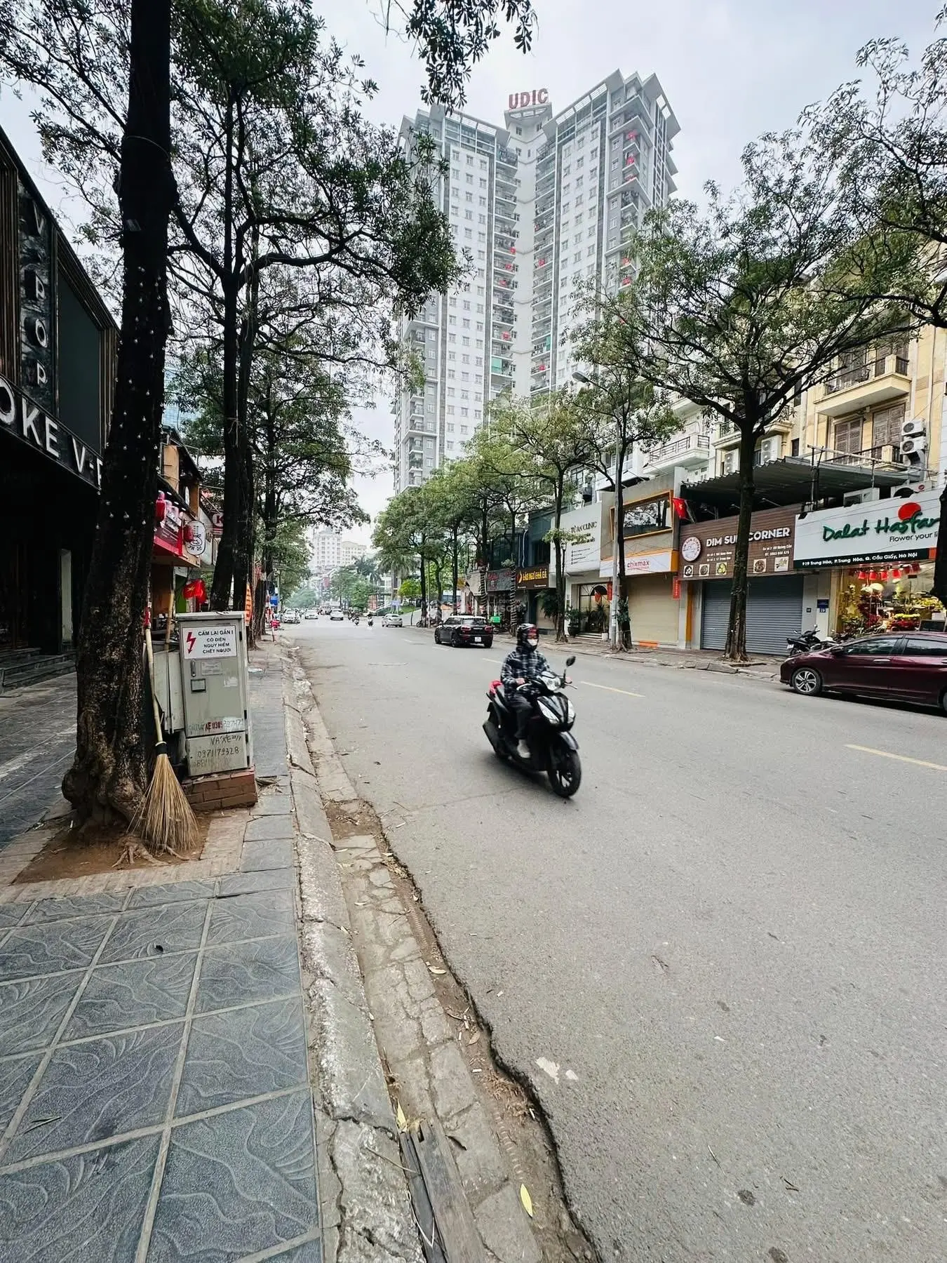 Nguyễn thị định- 72m2 - 36.5 tỷ - nhà 2 mặt tiền - vỉa hè đường ô tô tránh trước sau - 0982729691