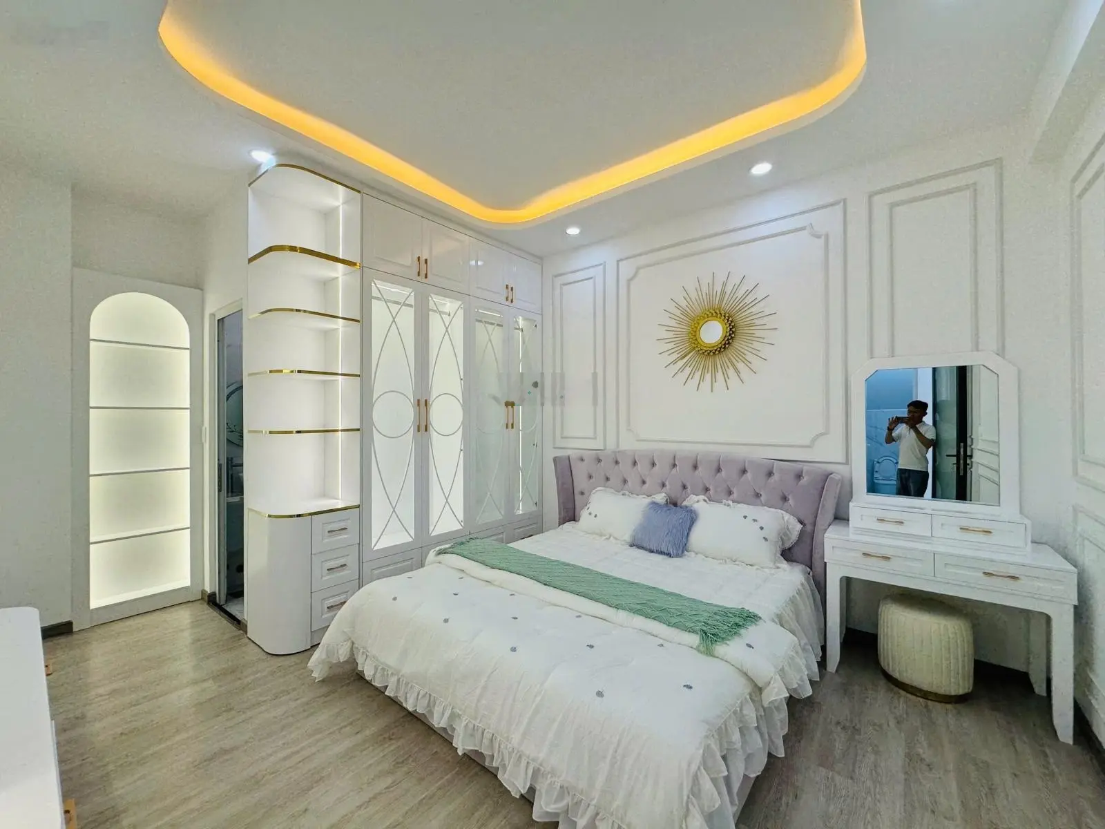 Bán biệt thự Phú Mỹ Quận 7 DT 8x14m, trệt 2 lầu nhà mới decor bán gấp 8,9 tỷ bank cho vay 70%