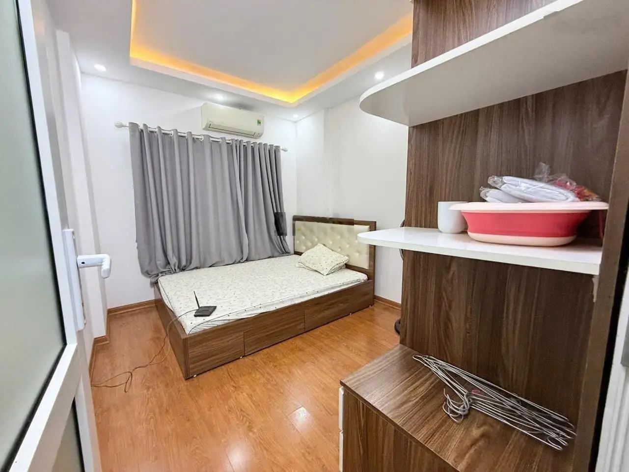 Bán Gấp Nhà 4 Tầng, Hồ Tùng Mậu, Gần ô tô, Cách mặt phố vài bước chân Giá: 6,15 tỷ, Lh 0968.371.359