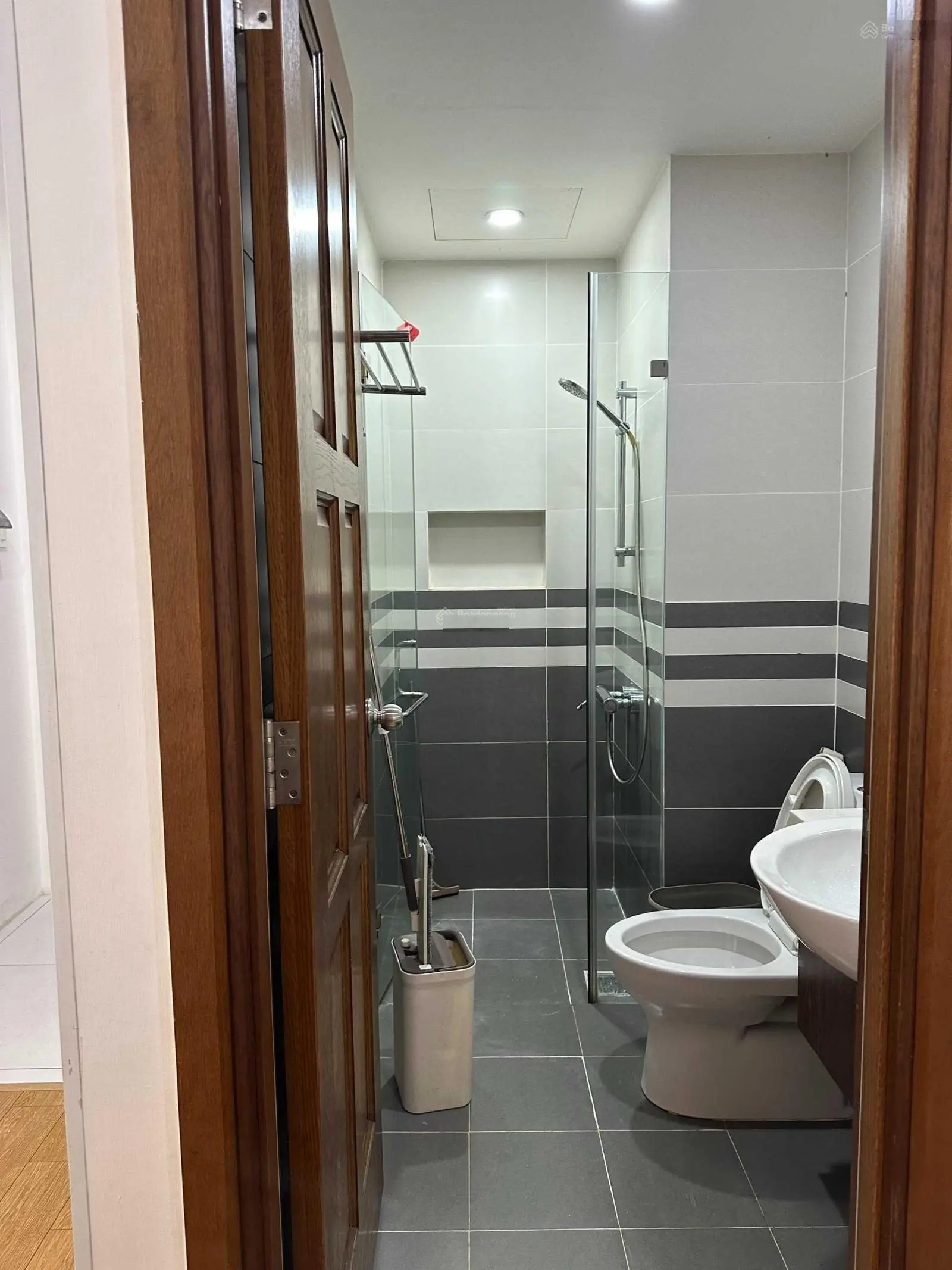 Bán căn hộ Garden Gate, 2PN, 2WC, 74m2, full nội thất, giá: 5 tỷ (bao sổ), liên hệ: 0908 435 ***