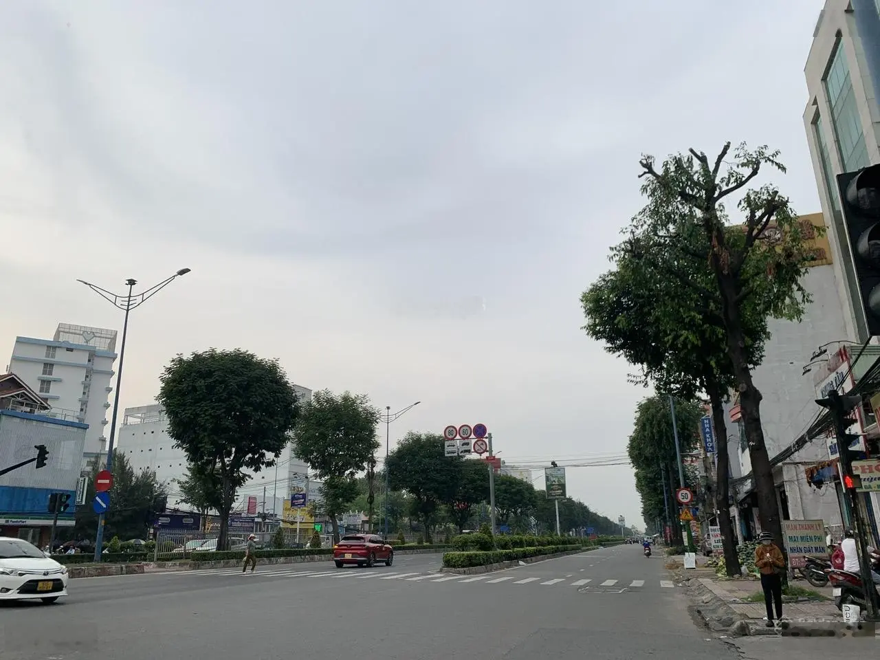 Nhà 2 mặt tiền kinh doanh, 3 tầng đường Trường Chinh, Quận 12, chỉ 14 tỷ, có thương lượng