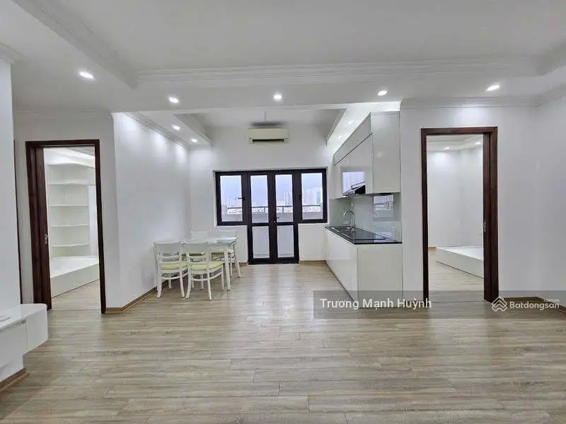 Nhà dân xd 6T, 2 mặt ngõ sát đường Trần Duy Hưng Cầu Giấy HN, 59m2 Mt4m chào 15,9 tỷ Ô tô qua nhà,