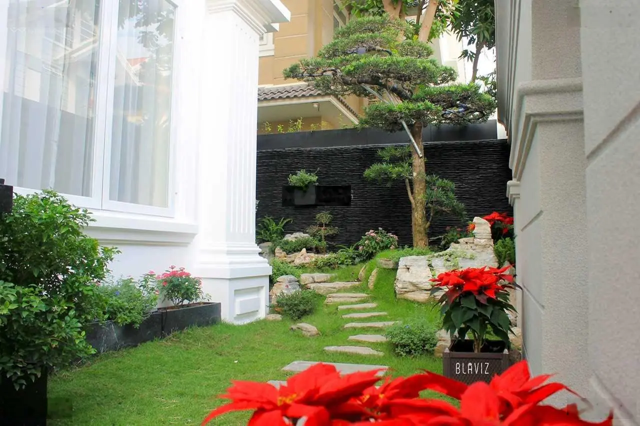Bán biệt thự đẹp nội thất Châu Âu khu cao cấp Nam Phú Villa, DT 288m2 view công viên. Giá chỉ 34 tỷ