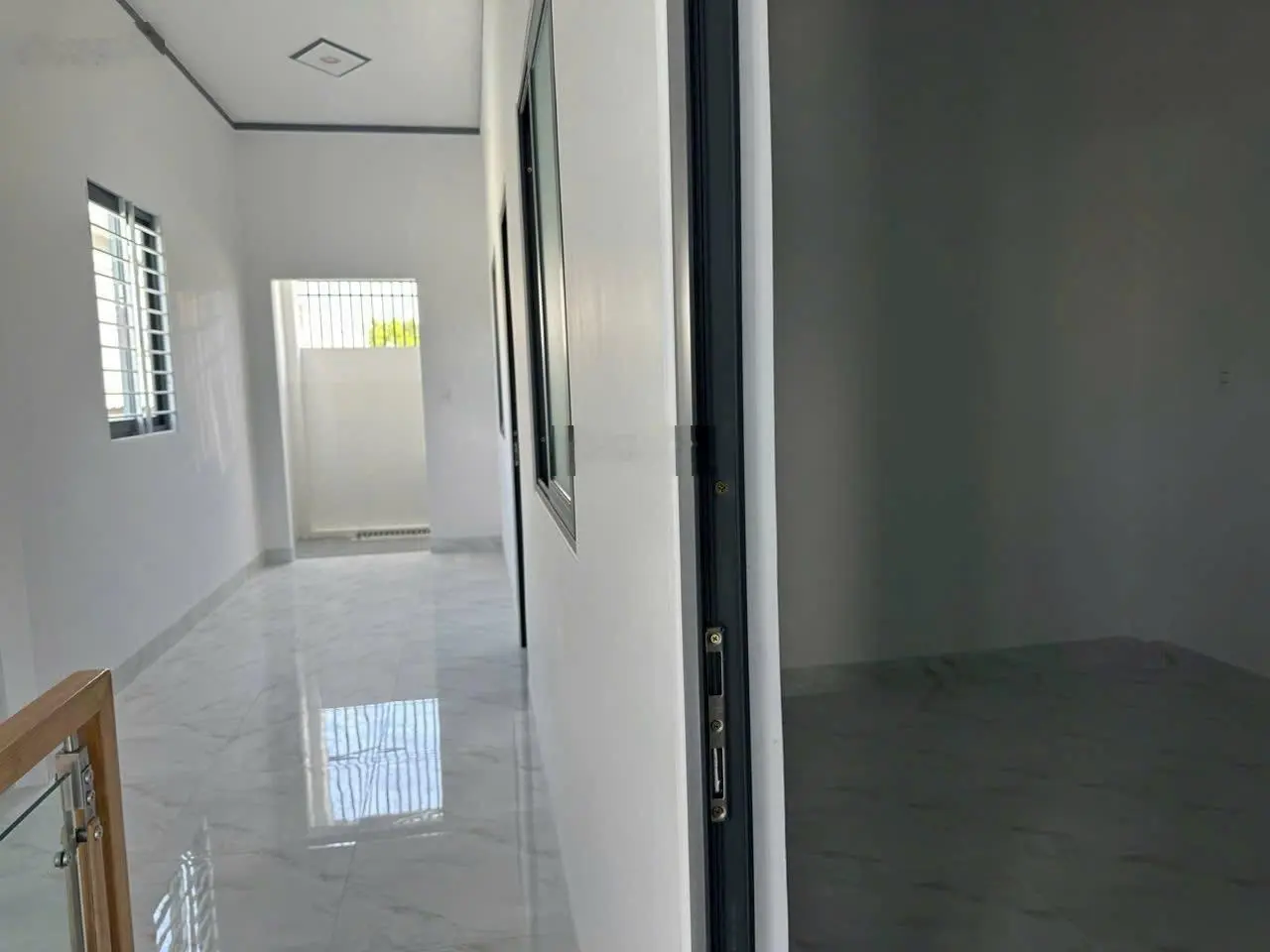 Nhà mới hoàn thiện, sổ riêng thổ cư một trệt 1 lầu. Giá rẻ cần bán gấp