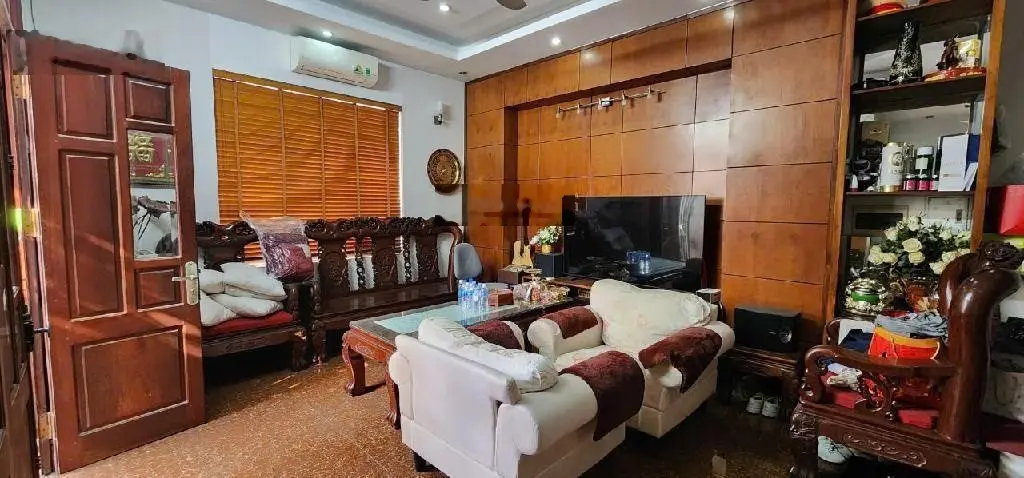 Bán nhà 4 tầng. DT 62m MT 6m trung tâm Phúc Lợi hàng xóm Vinhome Riverside - gần Ruby City - Hồ Sen