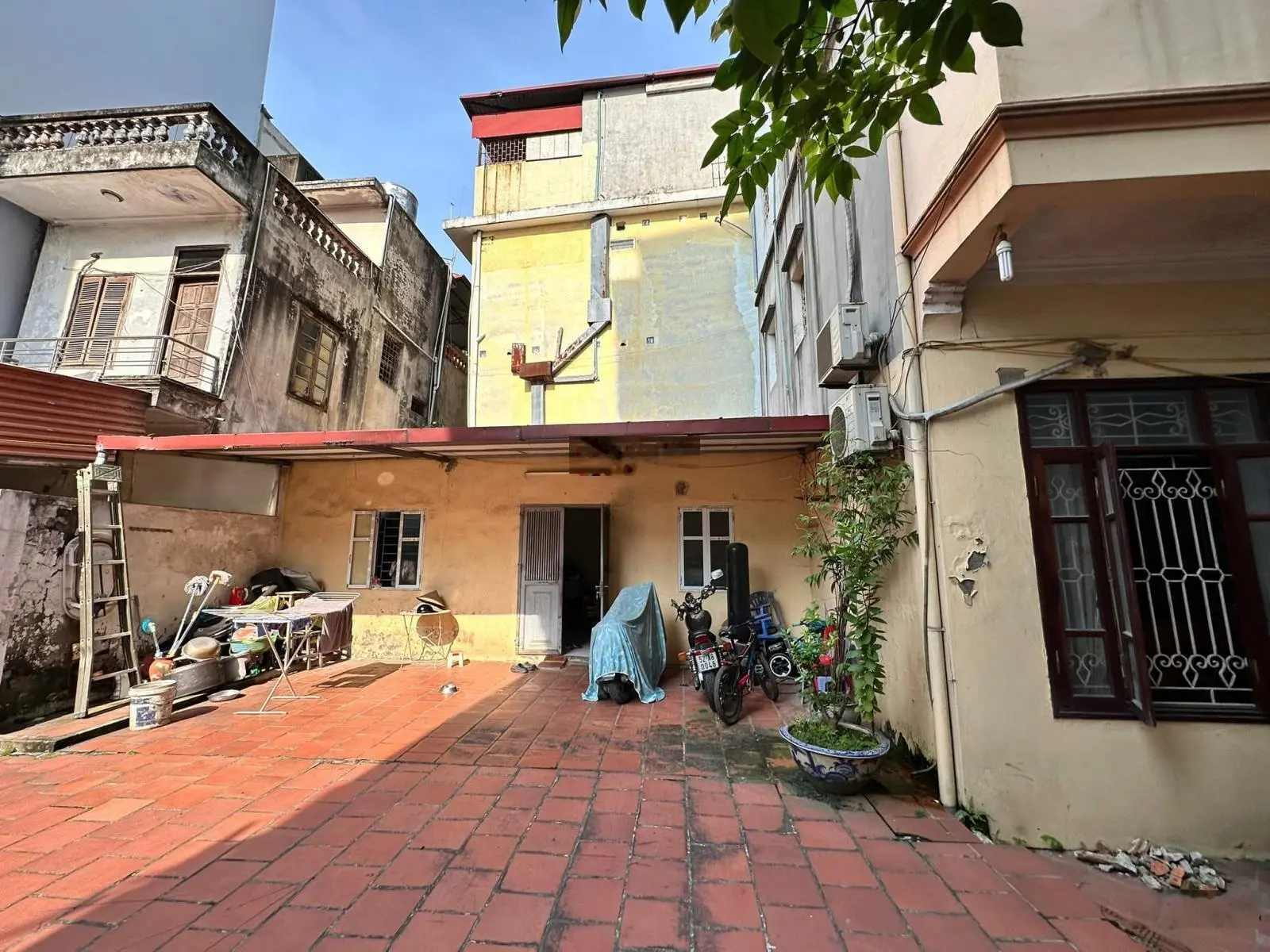 Bán 445m2 đất Xuân Đỉnh - Bắc Từ Liêm, phù hợp chia lô, xây tòa căn hộ, ô tô vào nhà, giá bán 64 tỷ