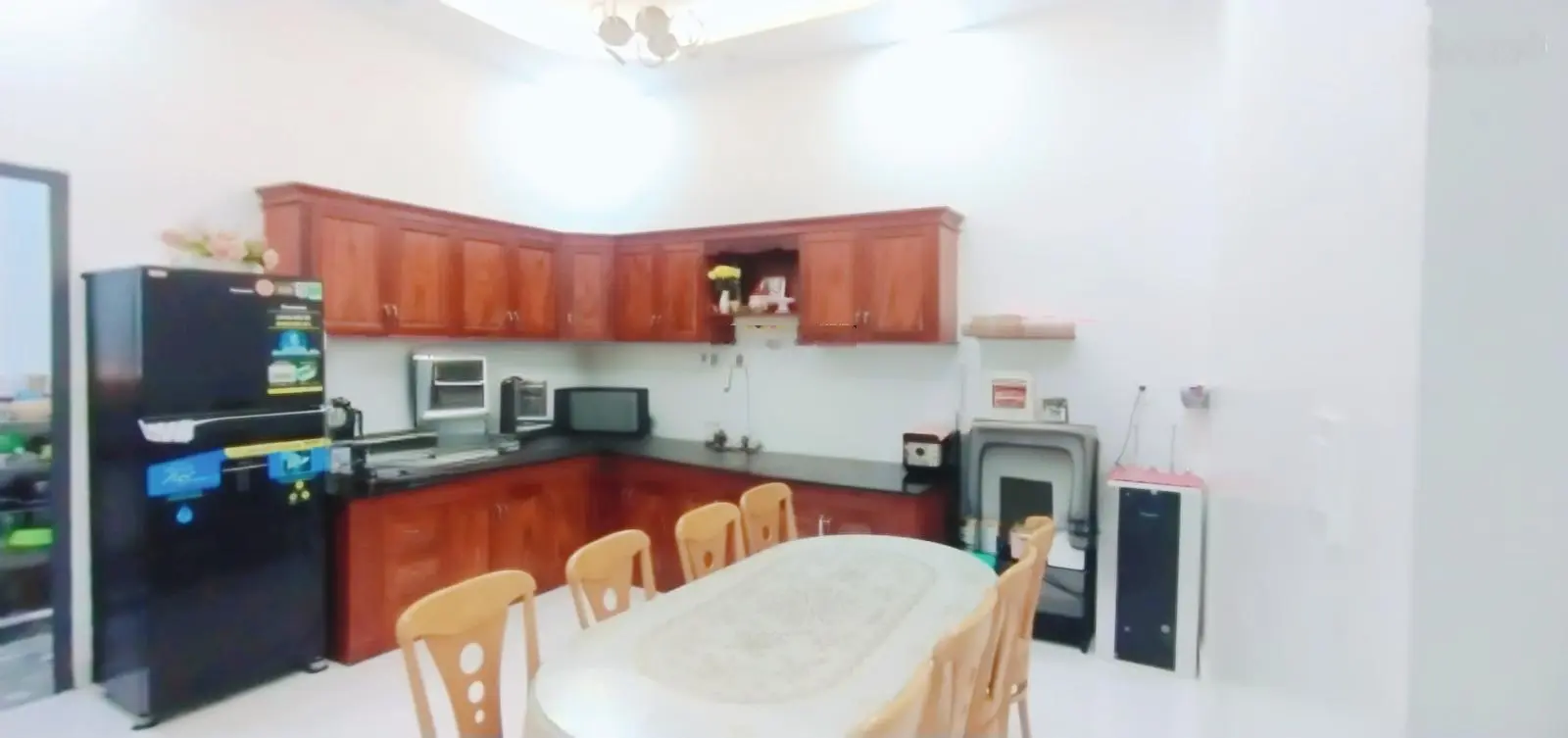 Nhà thiết kế hiện đại 1 trệt 1 lầu, sân thượng, nội thất đầy đủ, lộ giới 16m, phường 1, TP Cà Mau