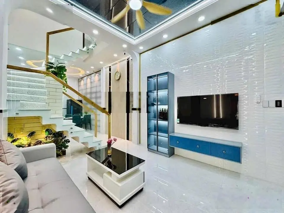Giá 6 tỷ 750. nhà vip lý quang phức, q1. hẻm oto. nhà mới keng vào ở liền. lh: 0347.153.456