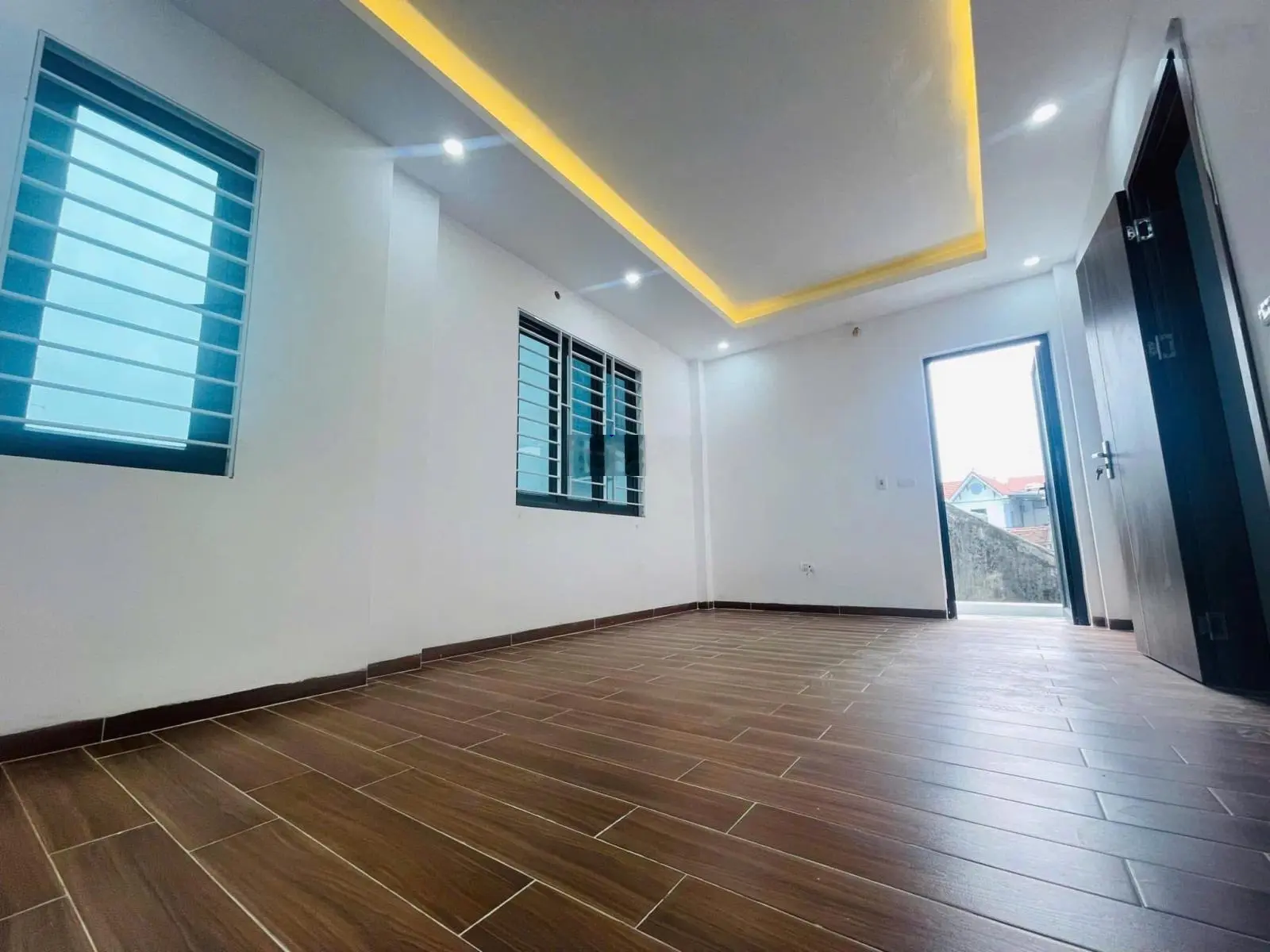 Nhà độc lập 4T*52m2 sân cổng riêng, oto đỗ cửa ngay Vành Đai 4, Đại Lộ Thăng Long L/h: 0328107368