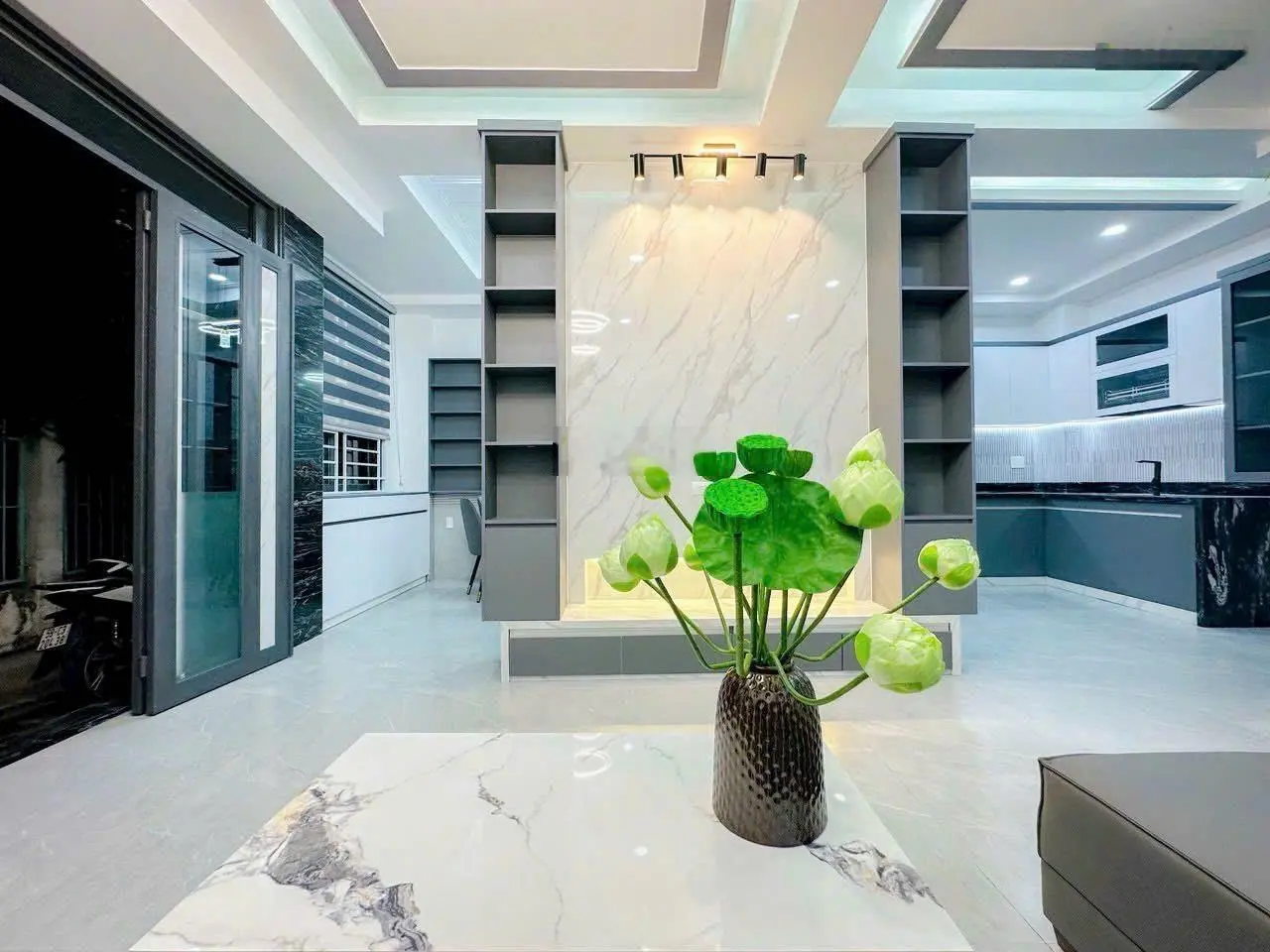 Bán Nhà đẹp y hình 1trệt, 1lầu, 2PN 4,65 tỷ hẻm xe hơi 1422 đ.Huỳnh Tấn Phát, phường Phú Mỹ, Quận 7
