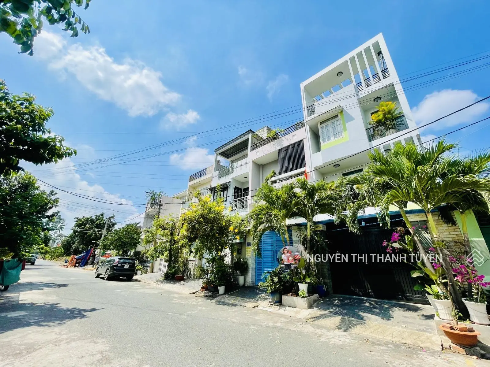 Nhà 3 tầng xây kiên cố ngay Ga Metro Bình Thái P.Trường Thọ 90m2(5x18m) đường rộng 10m có vỉa hè