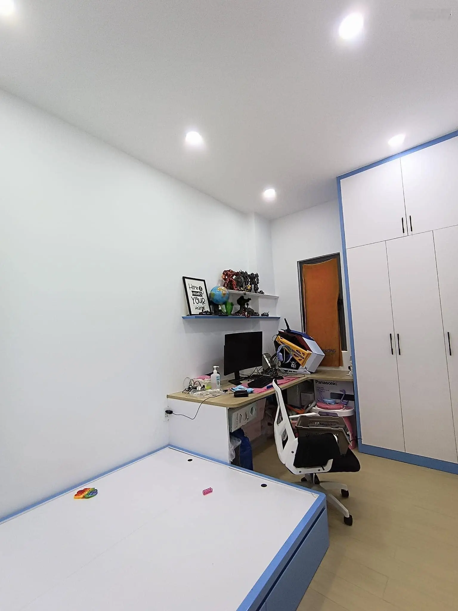Bán nhà Âu Dương Lân, 55m2, ngang 3,8m, 3 tầng, vào ở ngay, có sân để xe, giá tốt chỉ 4 tỷ 600
