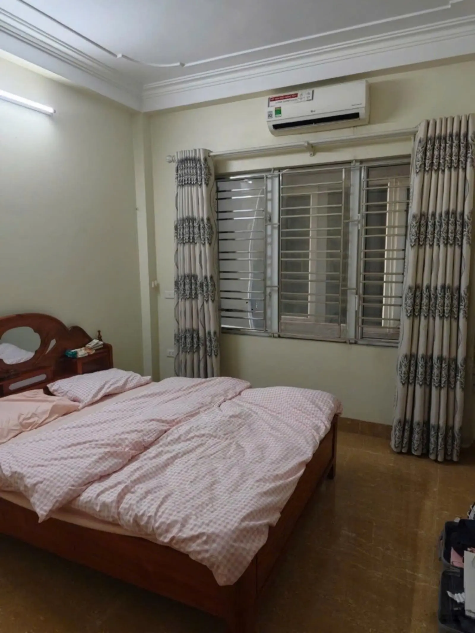 Bán nhà 14 tỷ tại phố trần quốc hoàn, diện tích 38m2, giá cực chất!