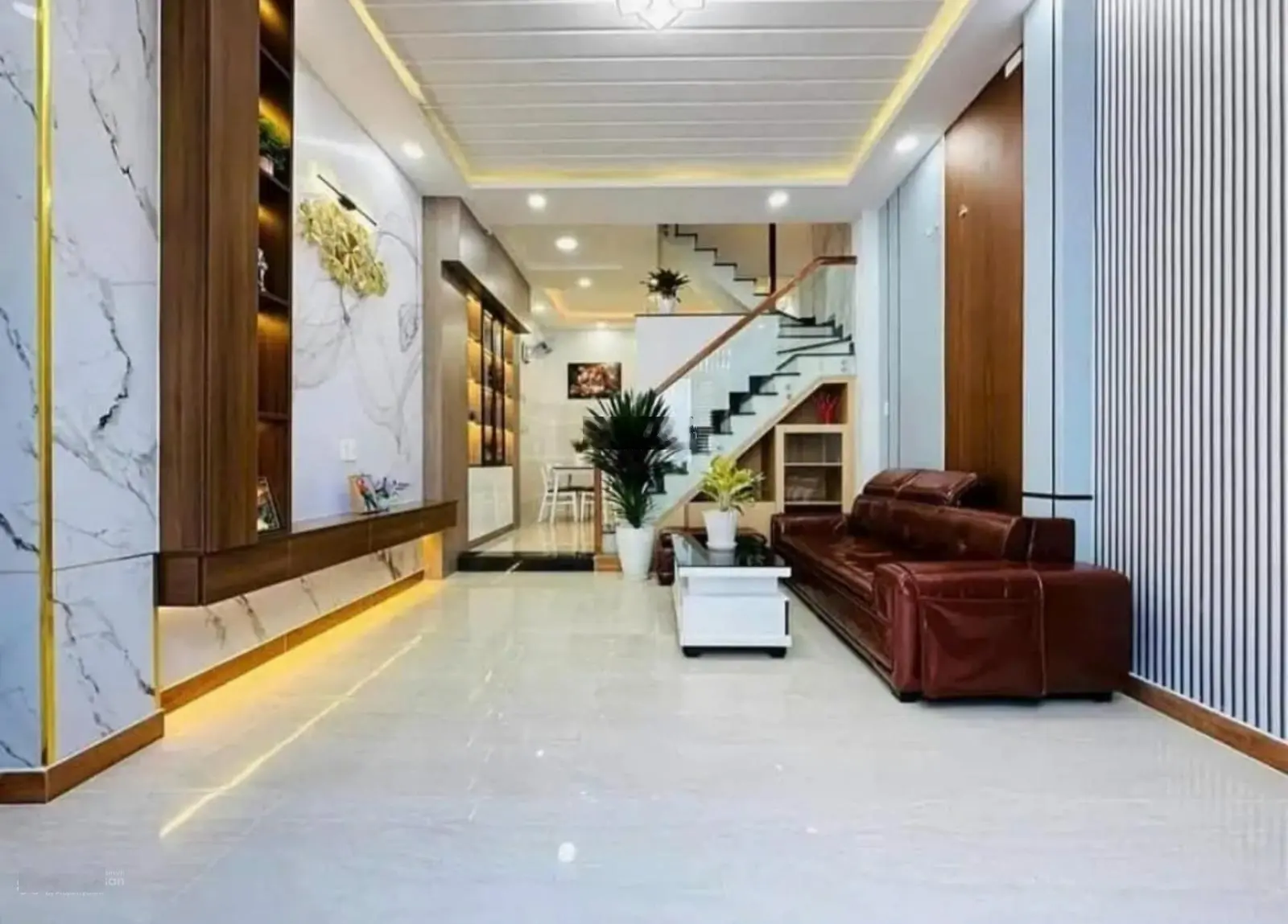 Duy nhất nhà Nhất Chi Mai, Tân Bình, 52m2 chỉ 2 tỷ 320, 2 tầng, sổ hồng riêng