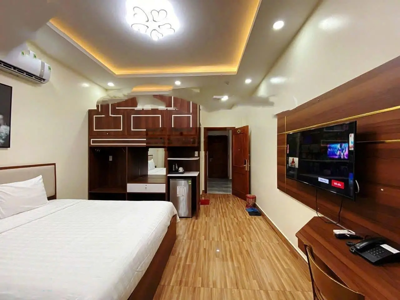 Gấp, khách sạn 5 tầng Linh Đông - Tp. Thủ Đức - doanh thu 400triệu/tháng, ngang 8m siêu đẹp