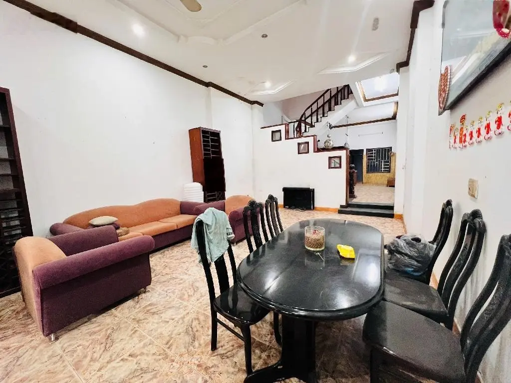 Bán nhà đất diện tích lớn (5x28m), mặt tiền đường 12m, phường 15, Tân Bình